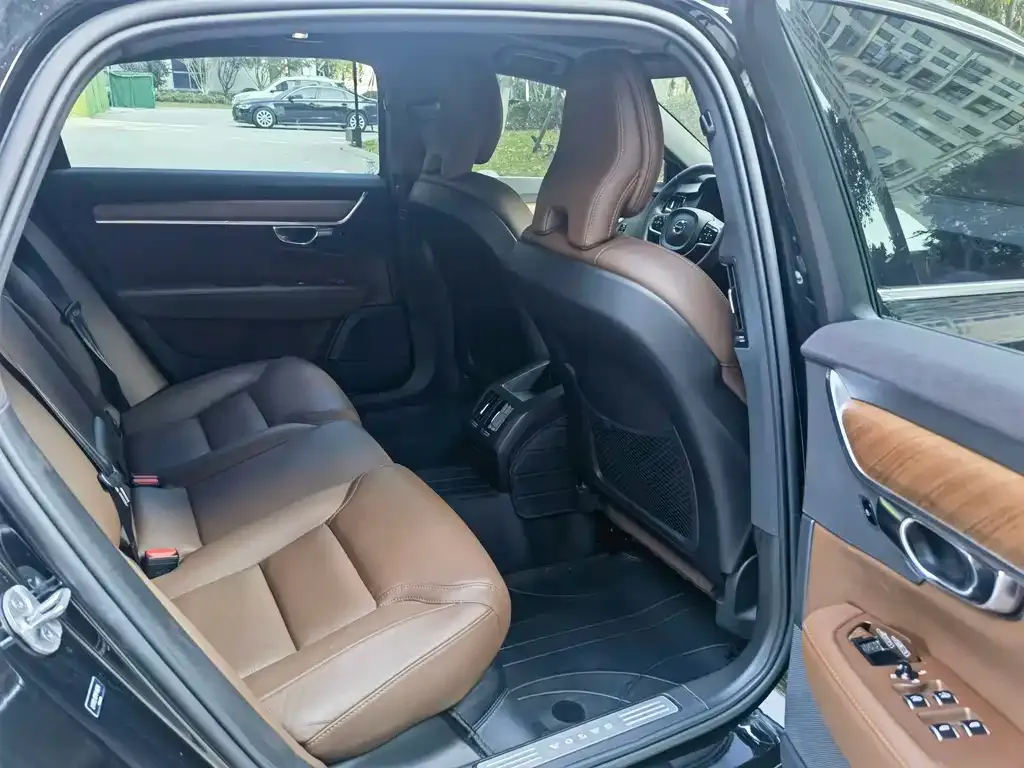 Volvo S90 2024 из CN, фото 10