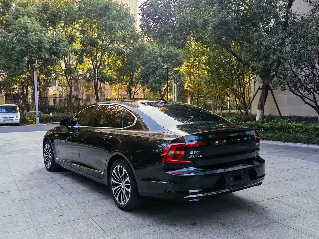 Volvo S90 2024 из CN, фото 6