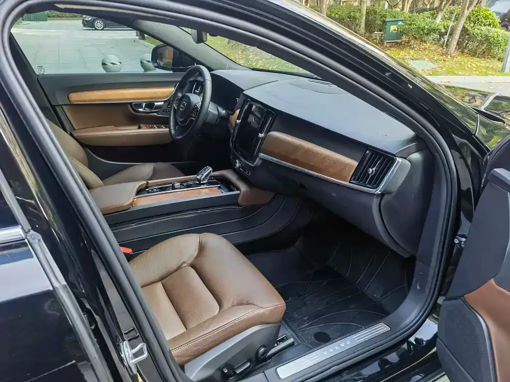 Volvo S90 2024 из CN, фото 9