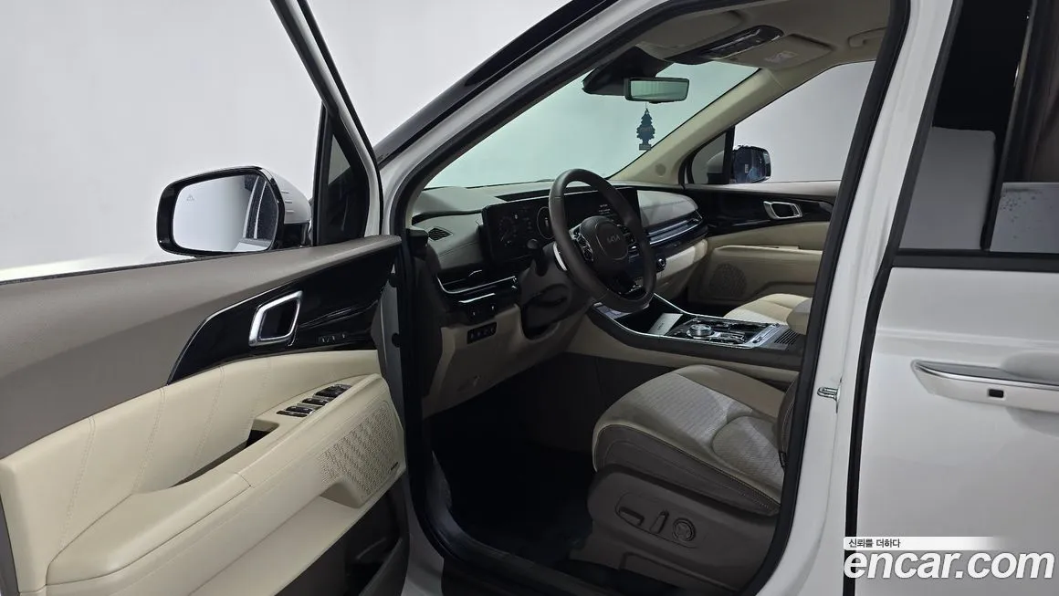 Kia Carnival — фото 10