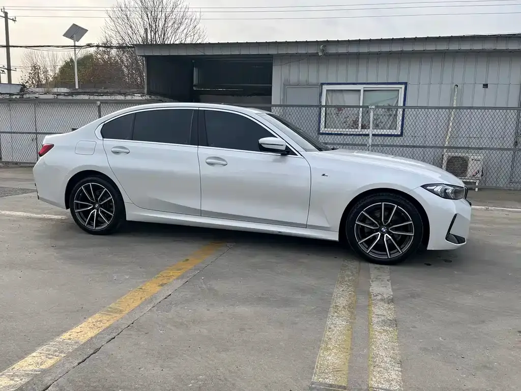 BMW 3 Series 2023 из CN, фото 3