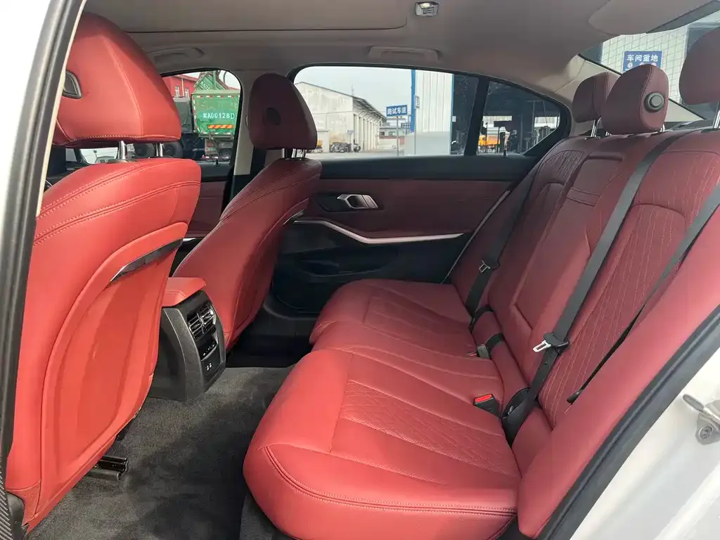 BMW 3 Series 2023 из CN, фото 7