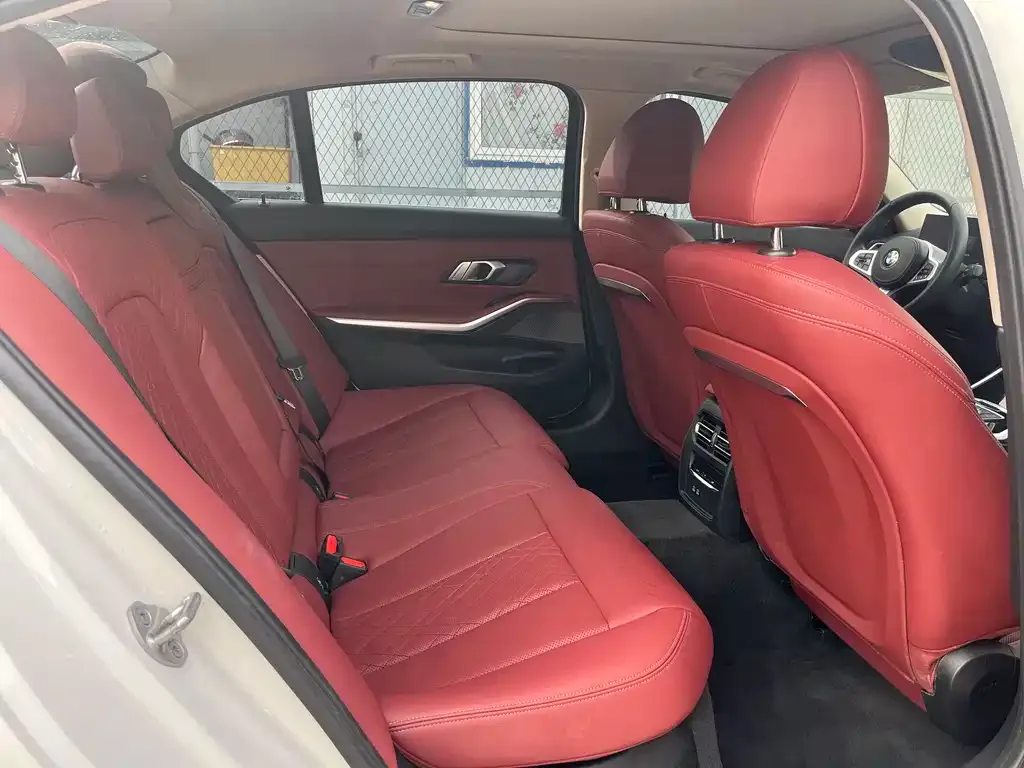 BMW 3 Series 2023 из CN, фото 8