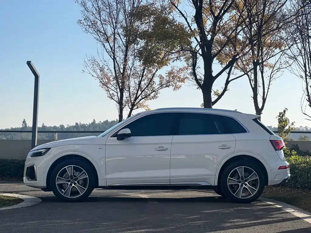 Audi Q5L — фото 4