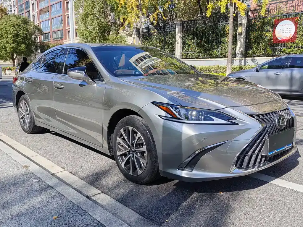 Lexus ES 2023 из CN, фото 3