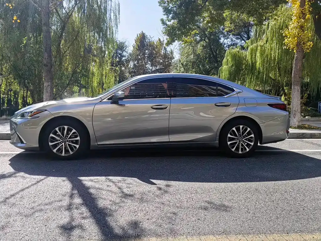 Lexus ES 2023 из CN, фото 4