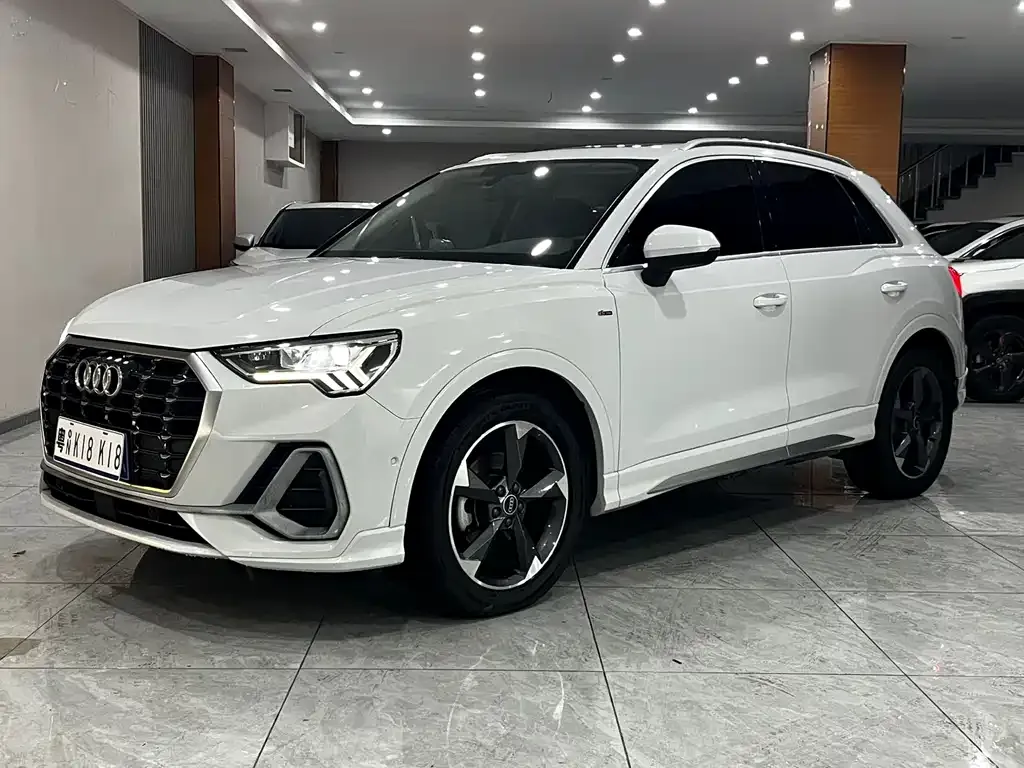 Audi Q3 — фото 1