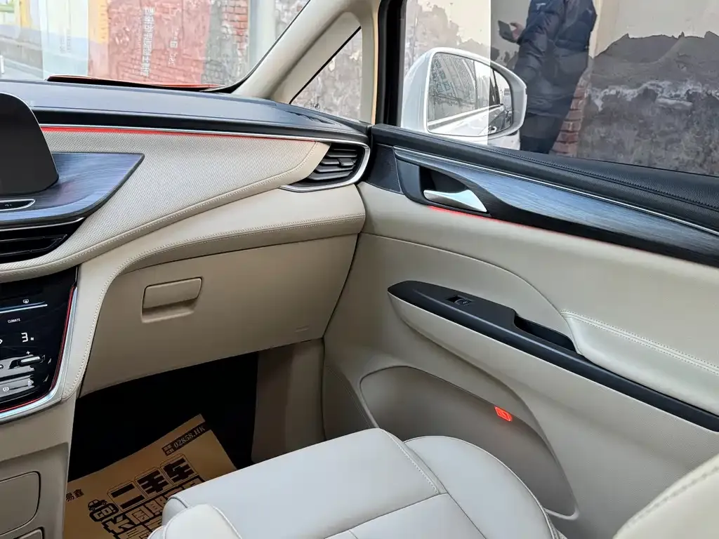 Buick GL8 2023 из CN, фото 10