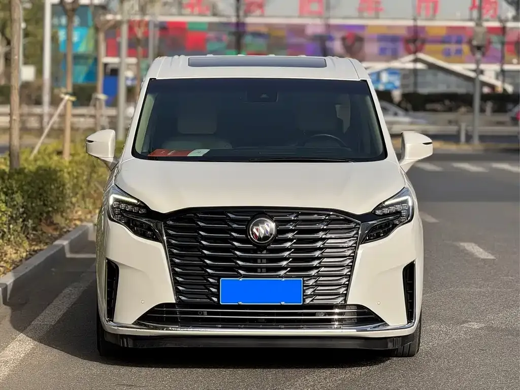 Buick GL8 2023 из CN, фото 2