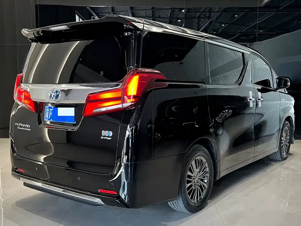 Toyota Alphard 2023 из CN, фото 5