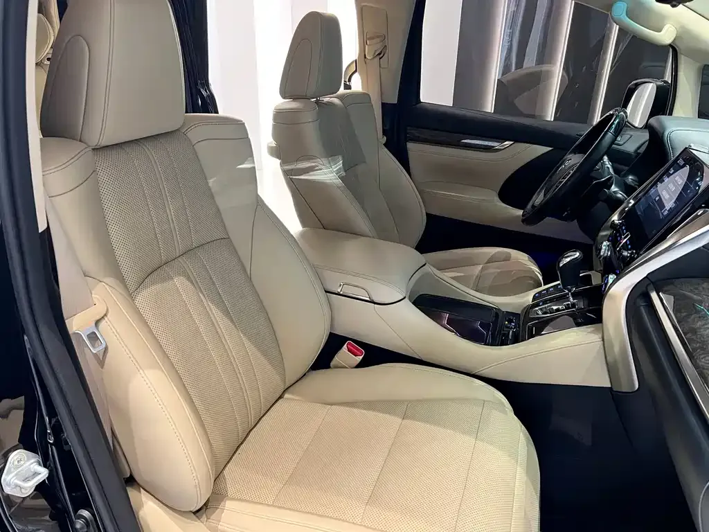 Toyota Alphard 2023 из CN, фото 9