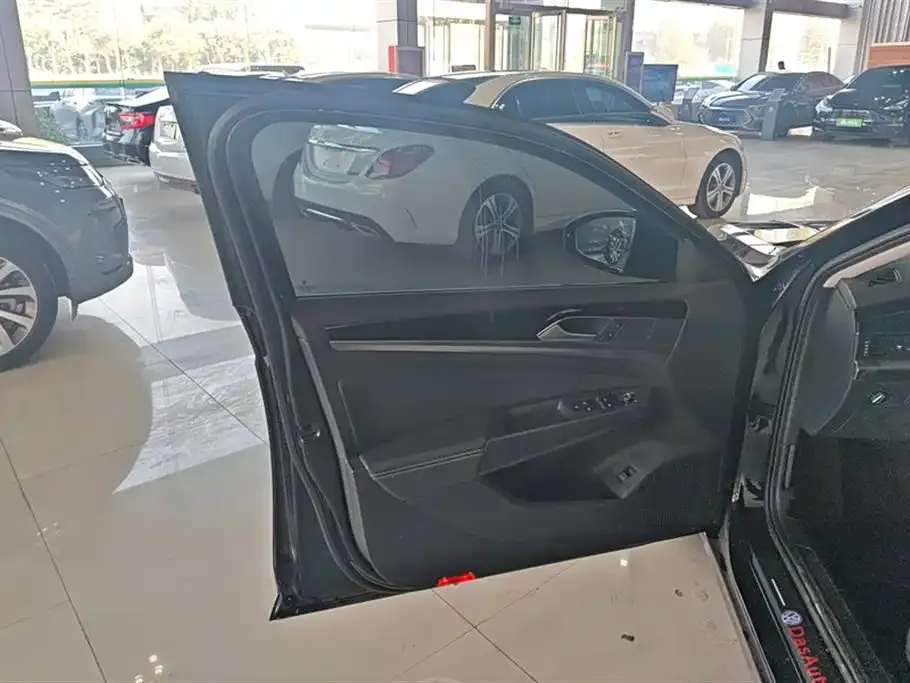Volkswagen Passat 2023 из CN, фото 7