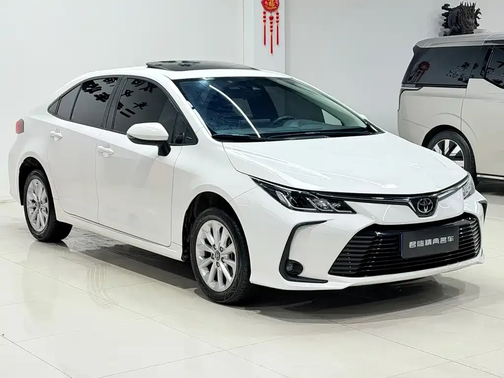 Toyota Corolla — фото 3
