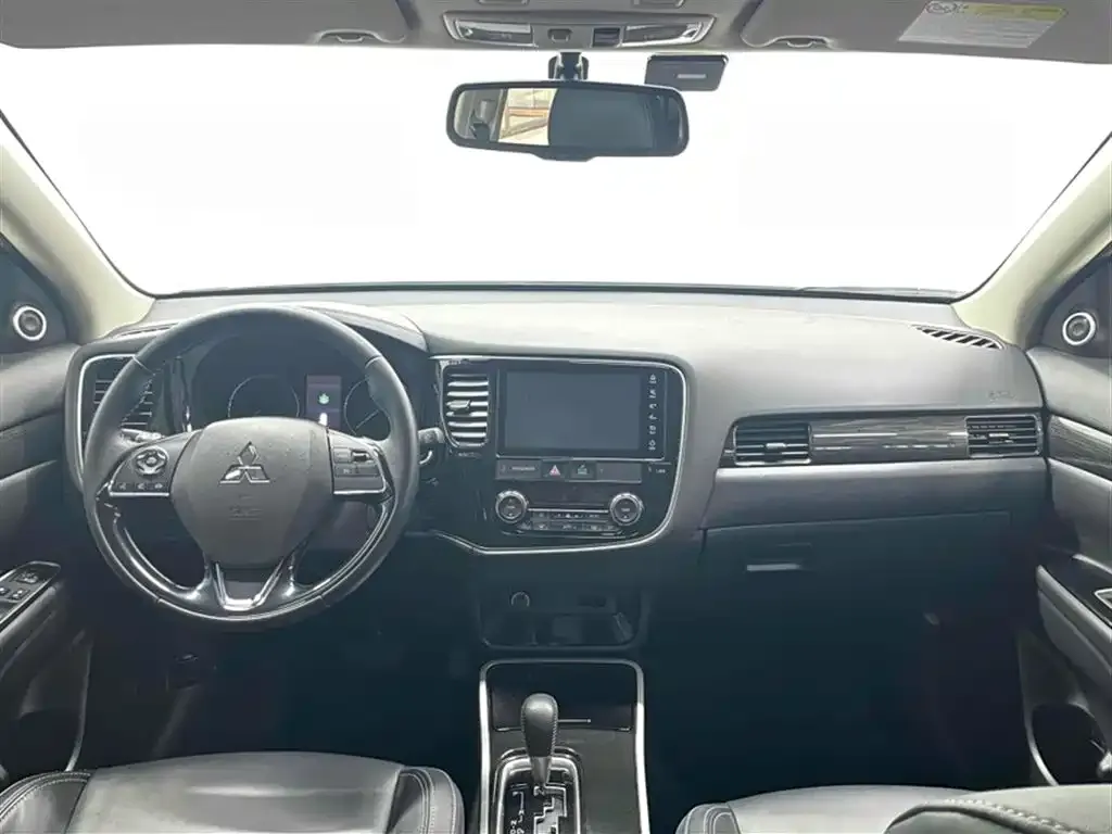 Mitsubishi Outlander 2021 из CN, фото 10
