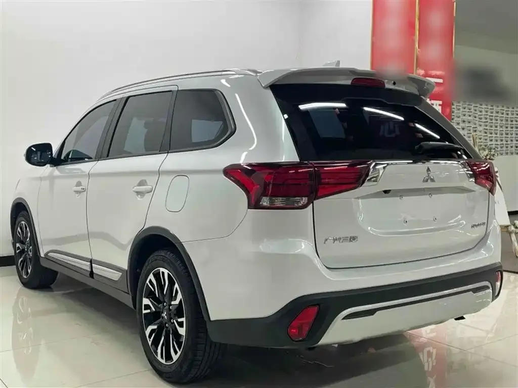 Mitsubishi Outlander 2021 из CN, фото 7