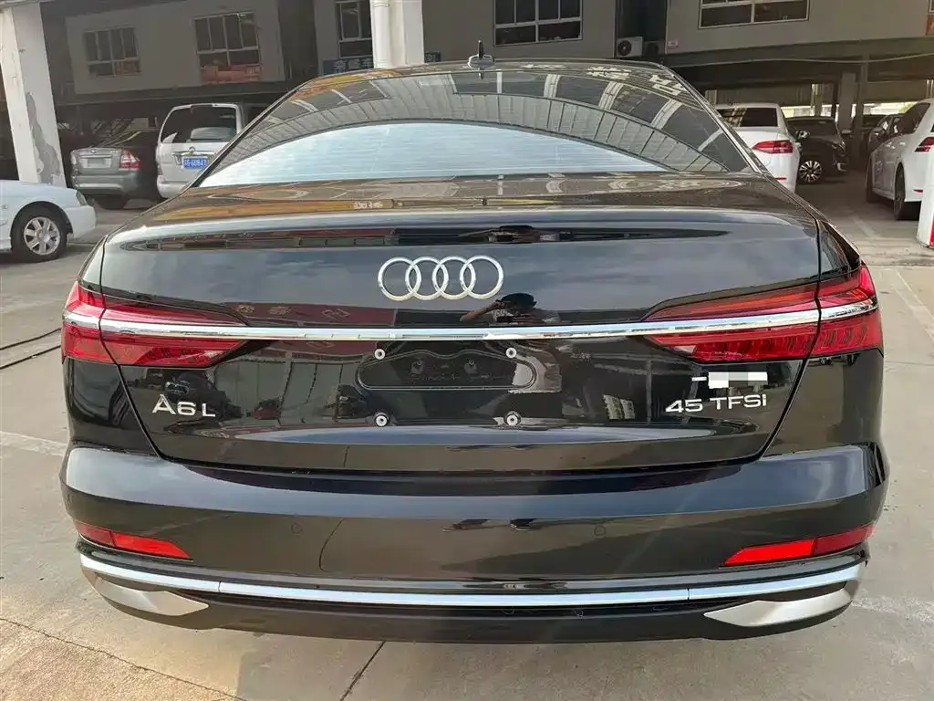 Audi A6L 2023 из CN, фото 8