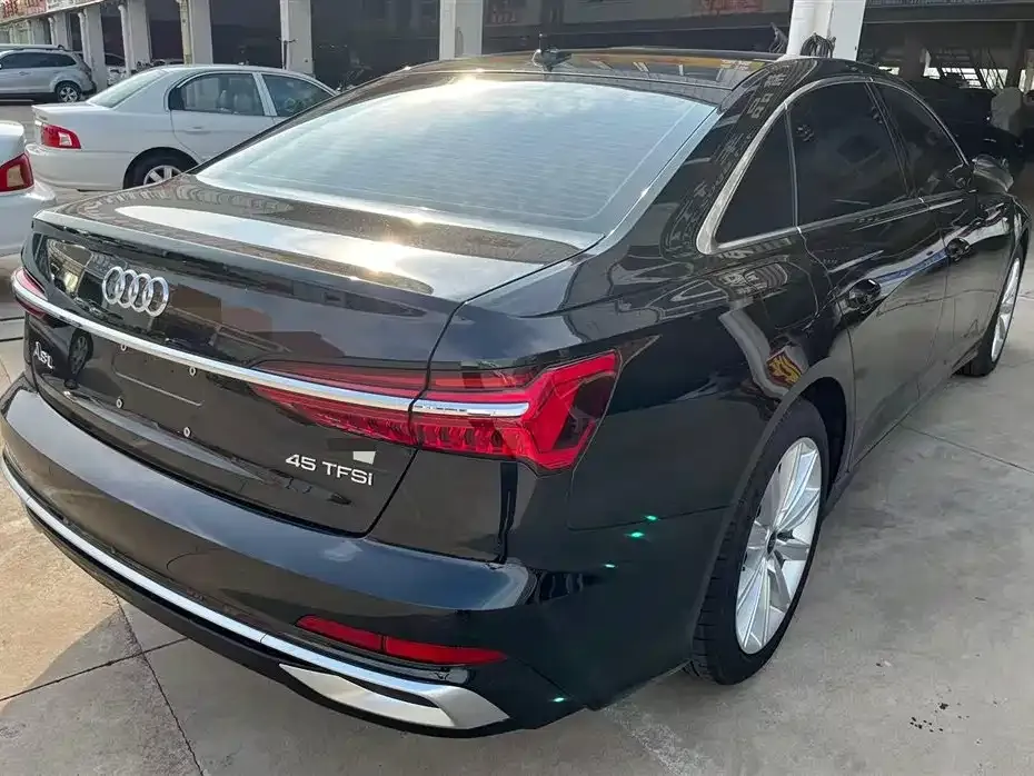 Audi A6L 2023 из CN, фото 9