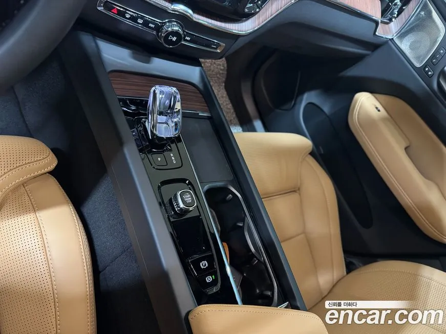 Volvo XC60 2025 из KR, фото 9
