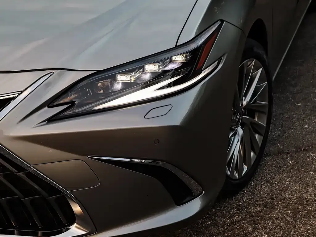 Lexus ES — фото 3