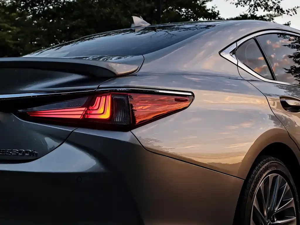 Lexus ES — фото 8