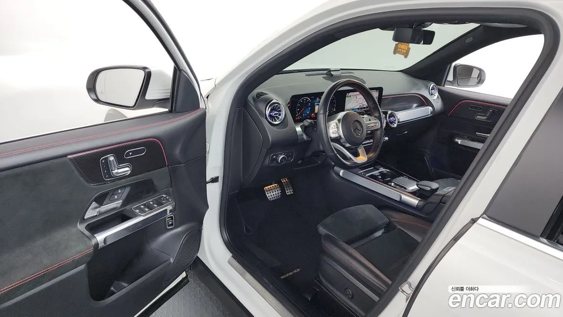 Mercedes-Benz GLB-Class — фото 10
