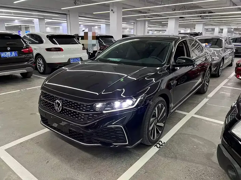 Volkswagen Passat — фото 1