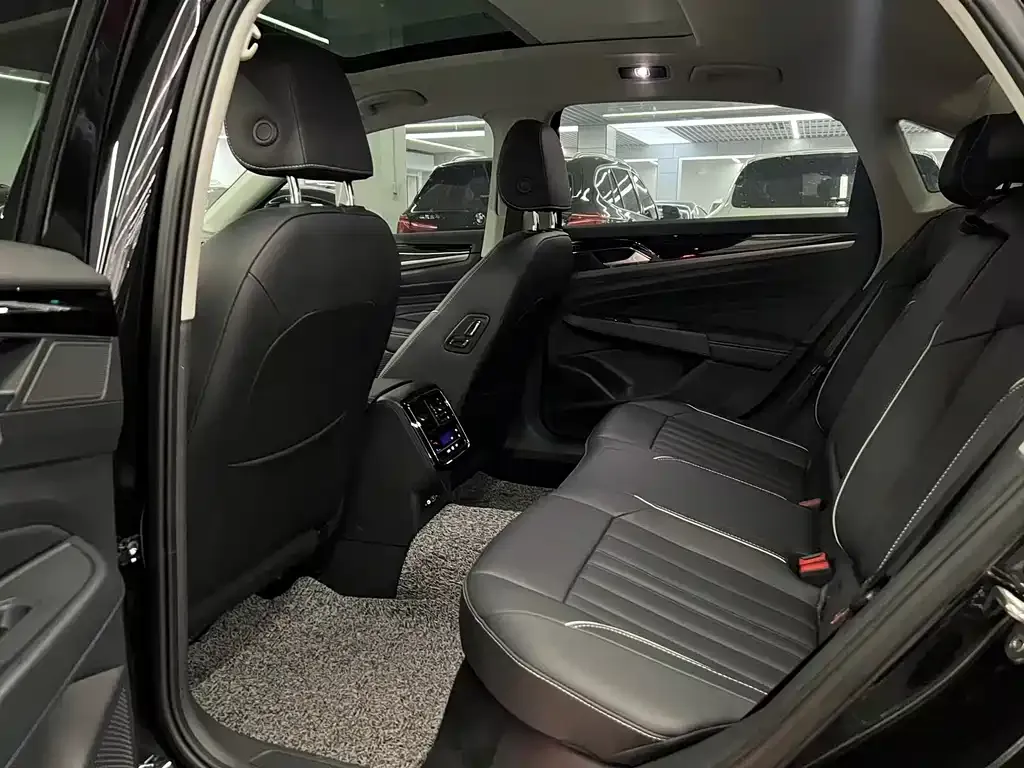 Volkswagen Passat — фото 7