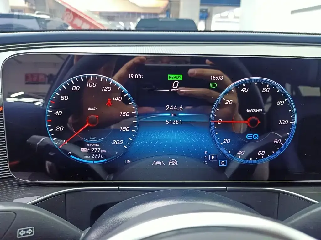 Mercedes-Benz EQC 2022 из CN, фото 10