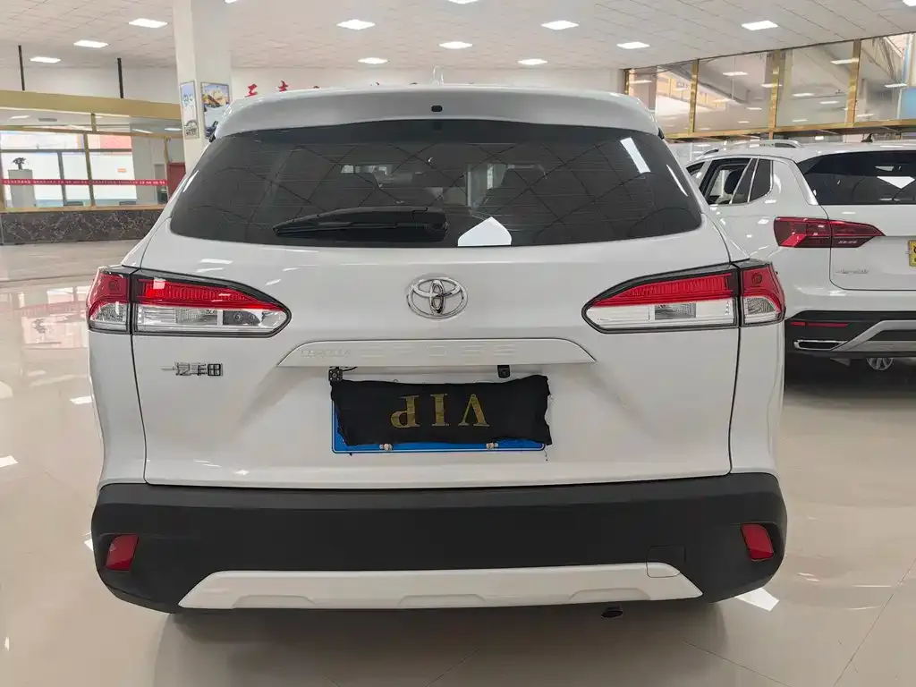 Toyota Corolla Cross — фото 10