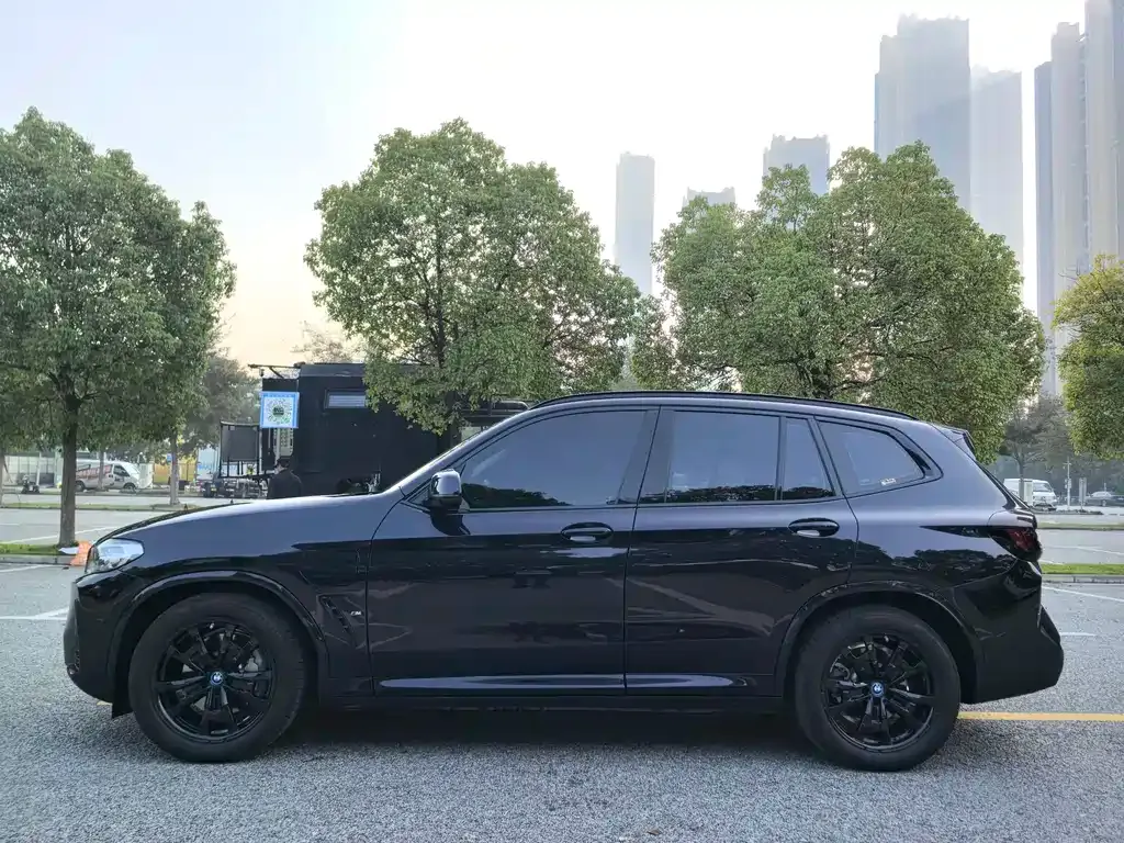 BMW iX3 2024 из CN, фото 4