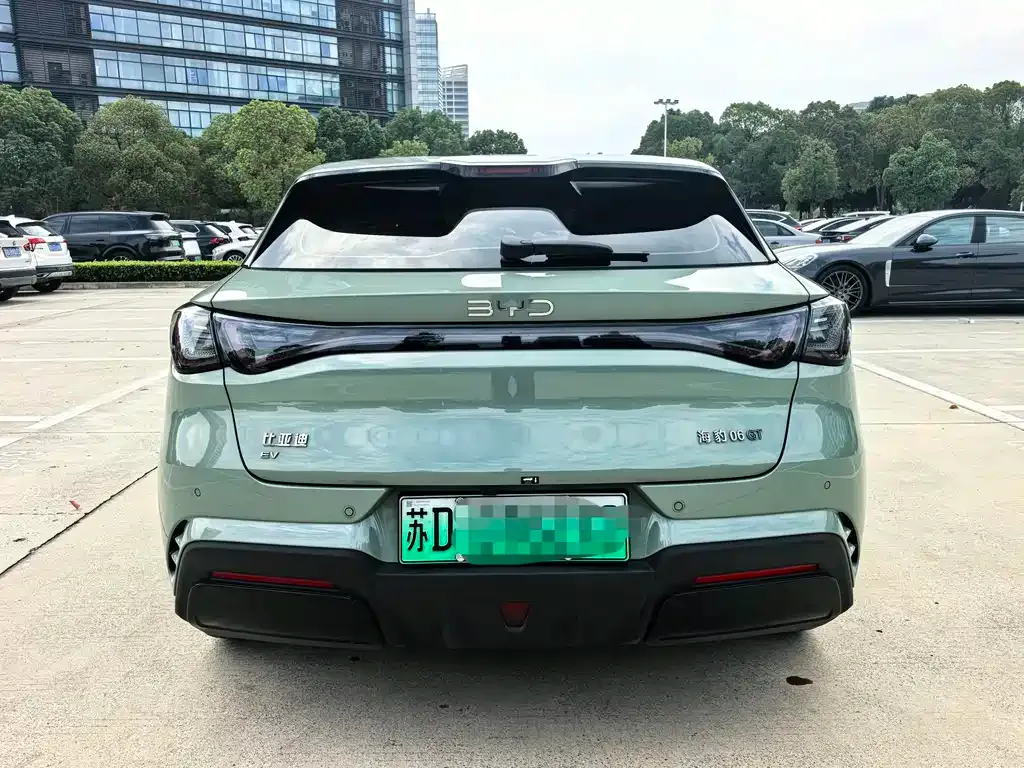 BYD Seal 06GT — фото 10