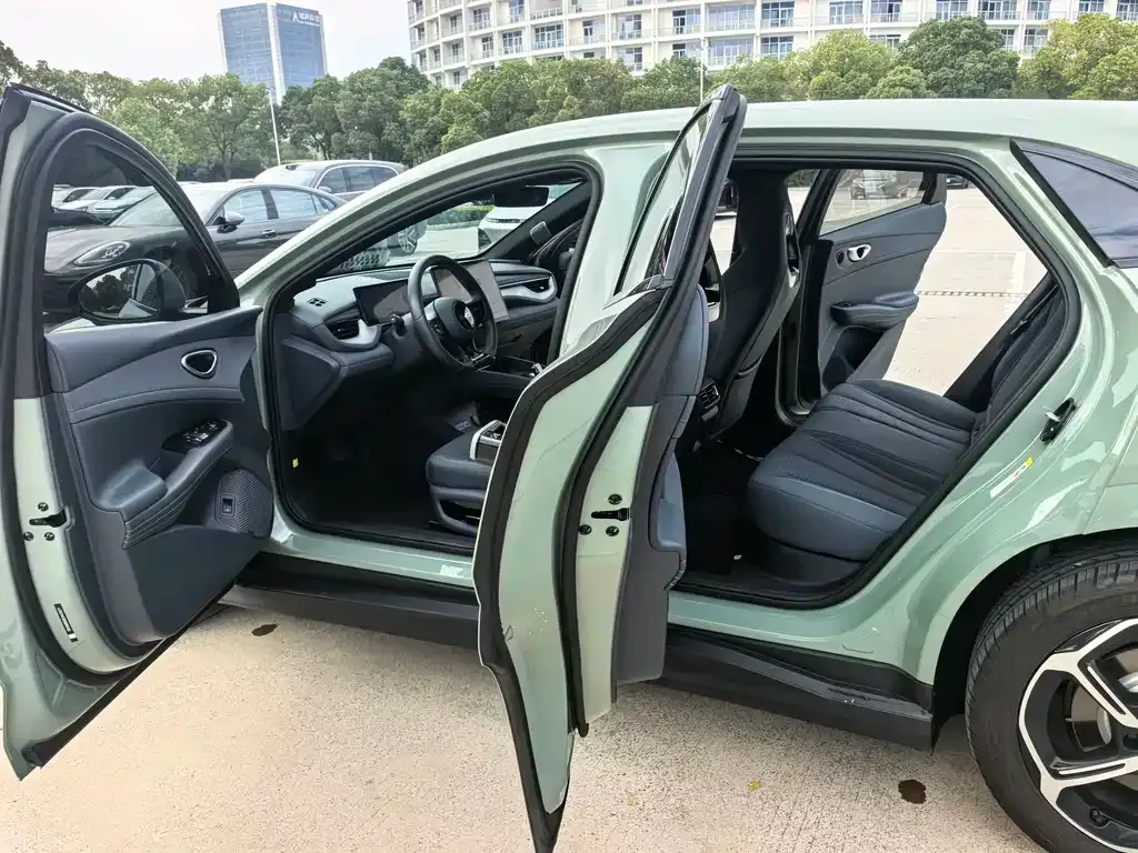BYD Seal 06GT — фото 9