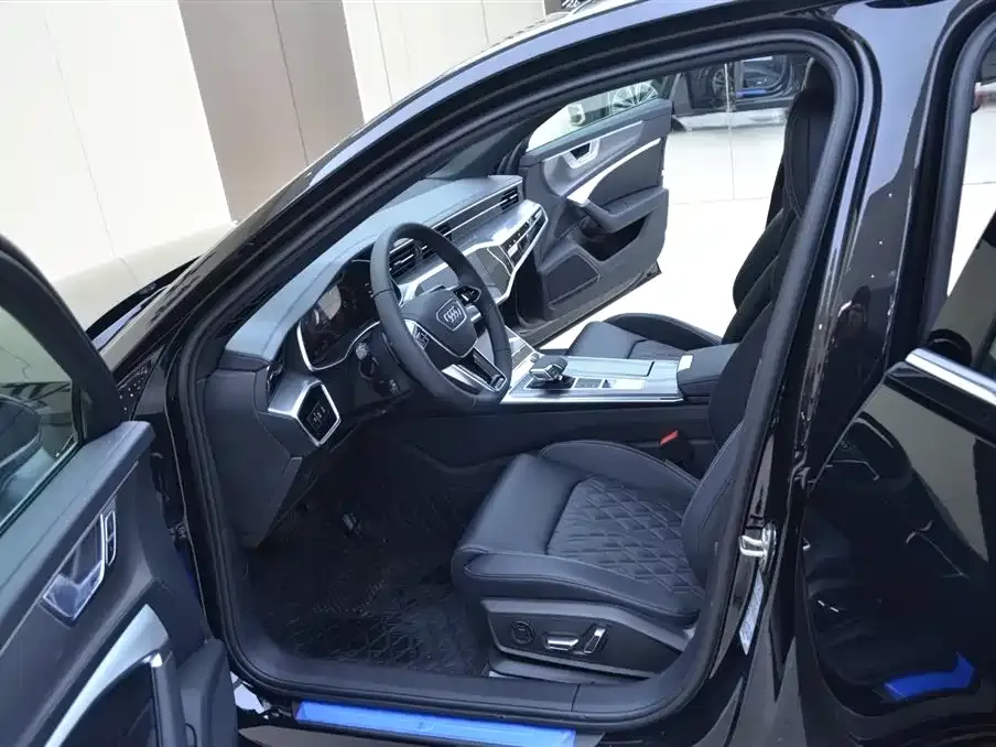 Audi A6L 2025 из CN, фото 4