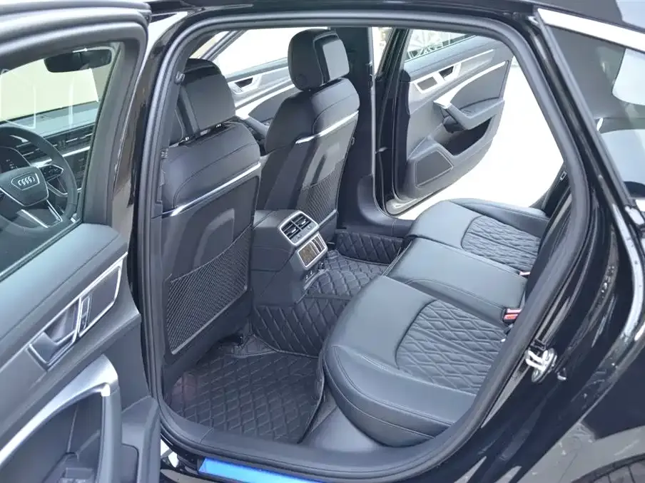 Audi A6L 2025 из CN, фото 5
