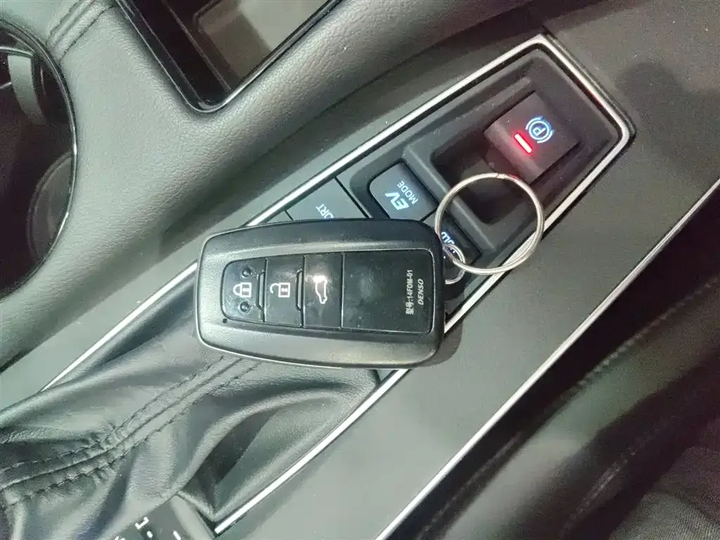 Toyota Avalon 2021 из CN, фото 9