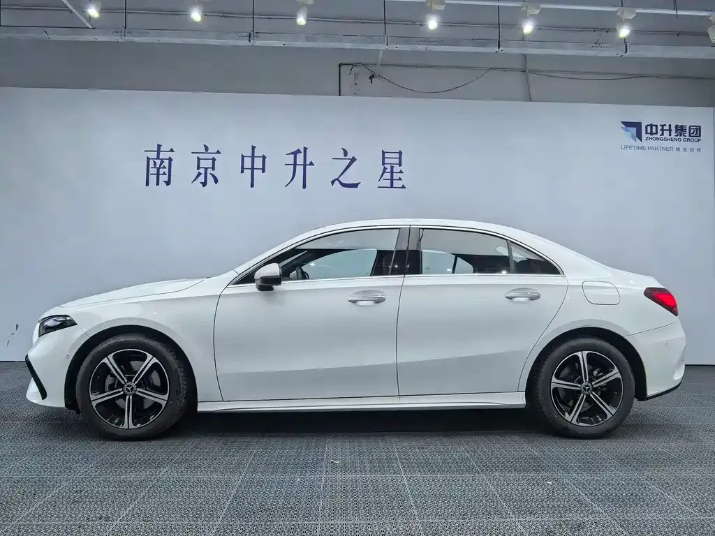 Mercedes-Benz A-Class 2024 из CN, фото 7