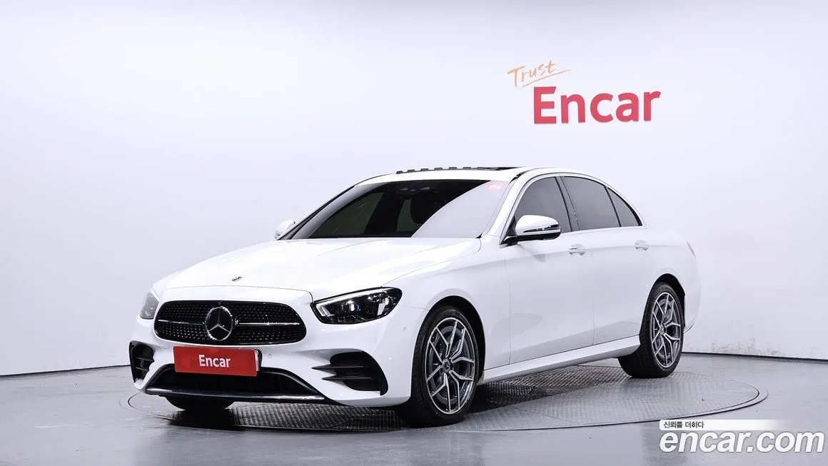 Mercedes-Benz E-Class — фото 1