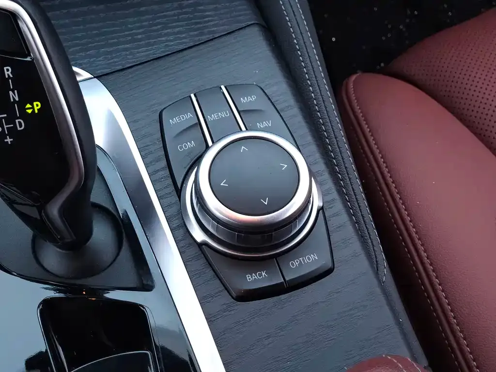 BMW 5 Series — фото 10