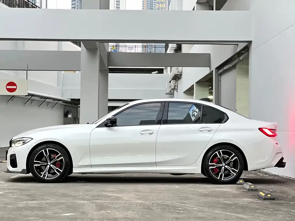 BMW 3 Series 2021 из CN, фото 2