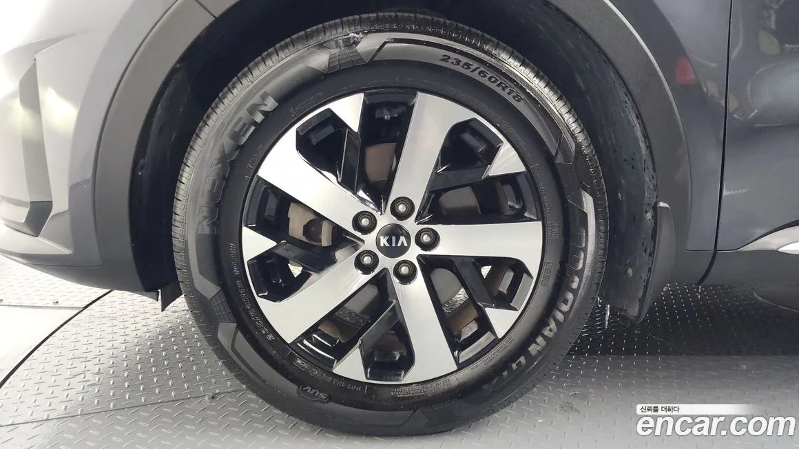 Kia Sorento — фото 5