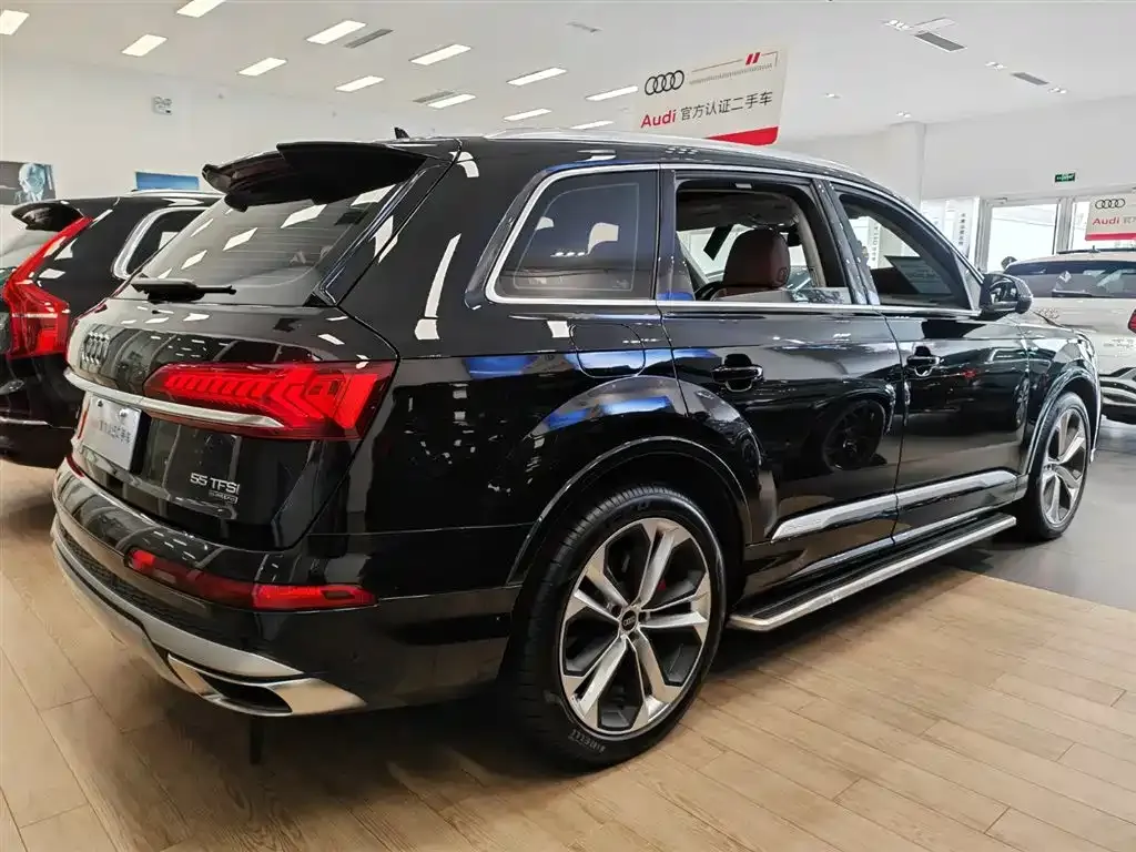 Audi Q7 2023 из CN, фото 10