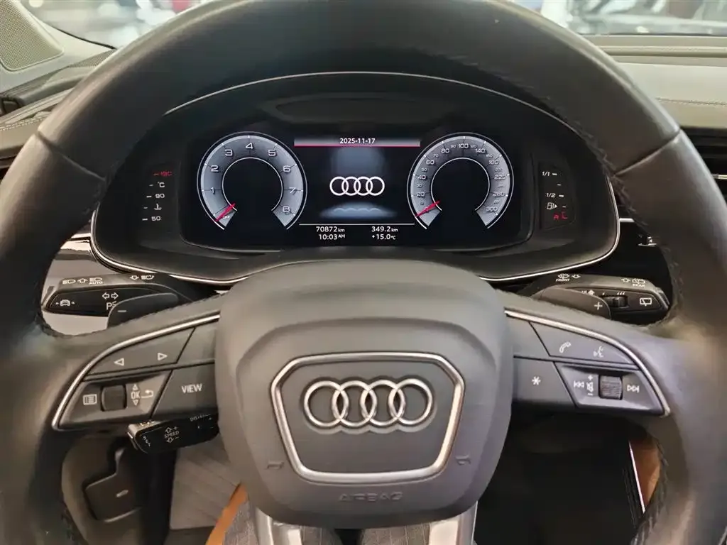 Audi Q7 2023 из CN, фото 2