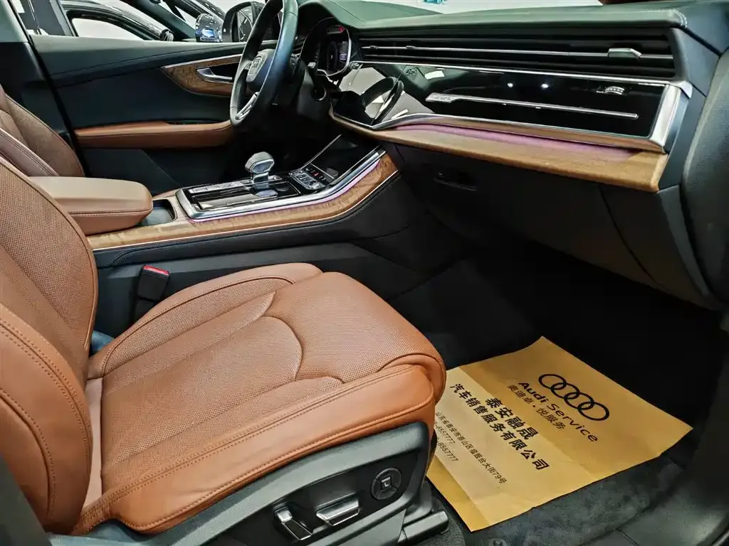 Audi Q7 2023 из CN, фото 4