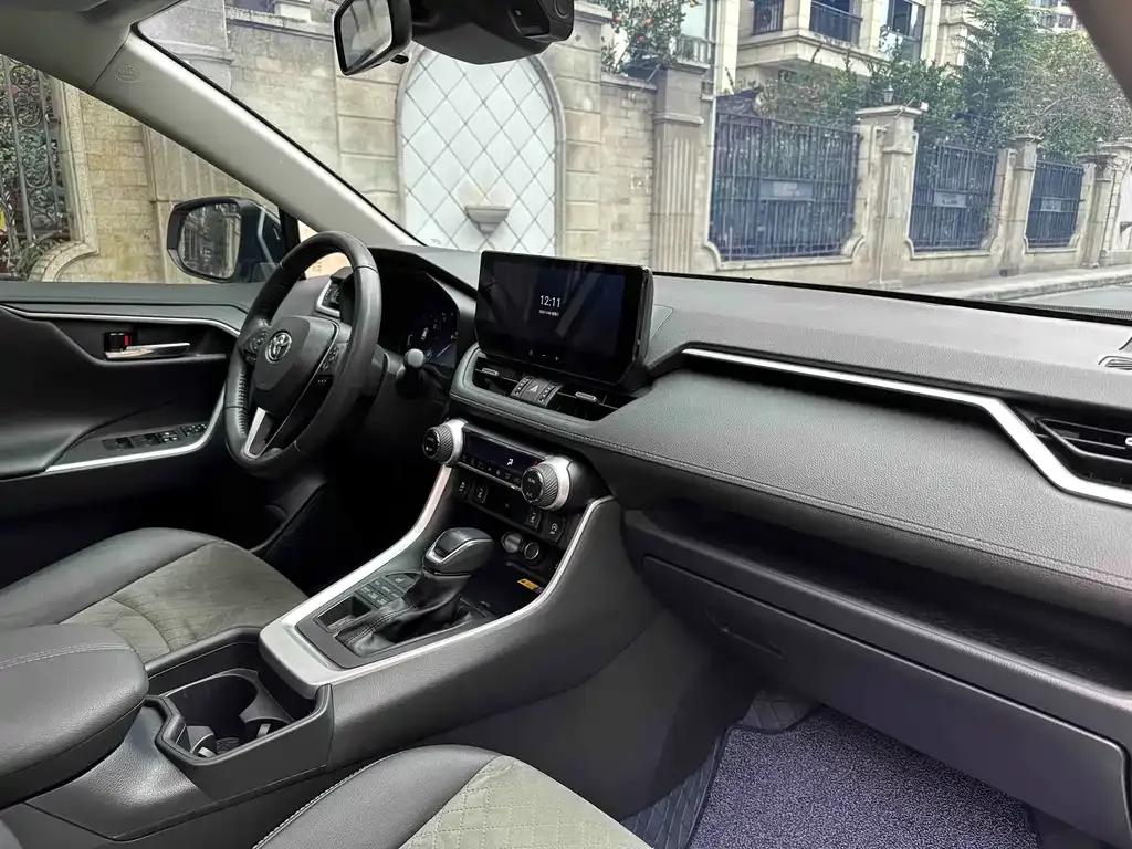 Toyota RAV4 2023 из CN, фото 10