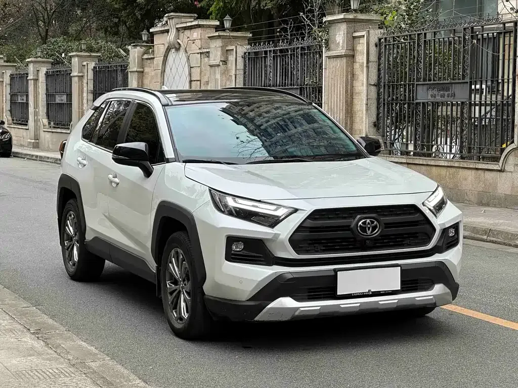 Toyota RAV4 2023 из CN, фото 3