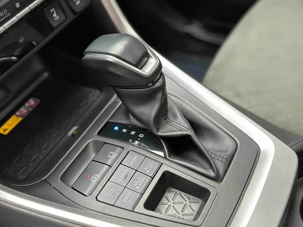 Toyota RAV4 2023 из CN, фото 9