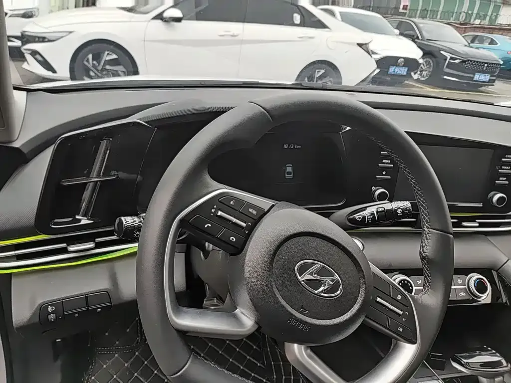 Hyundai Elantra 2023 из CN, фото 5