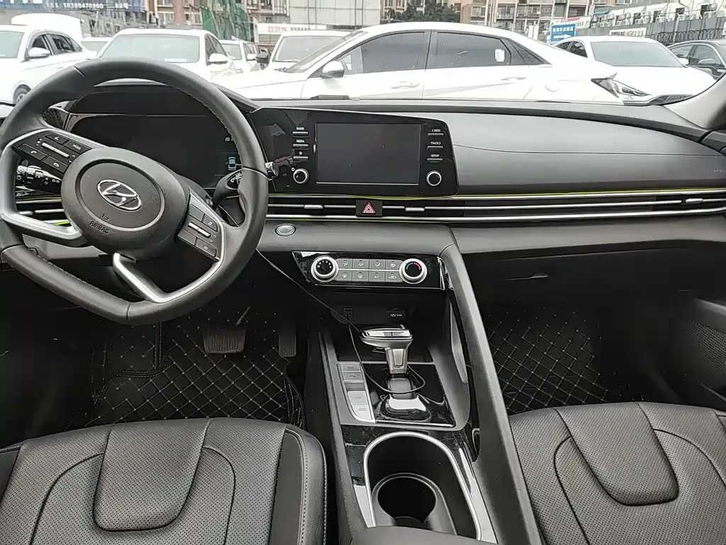 Hyundai Elantra 2023 из CN, фото 7