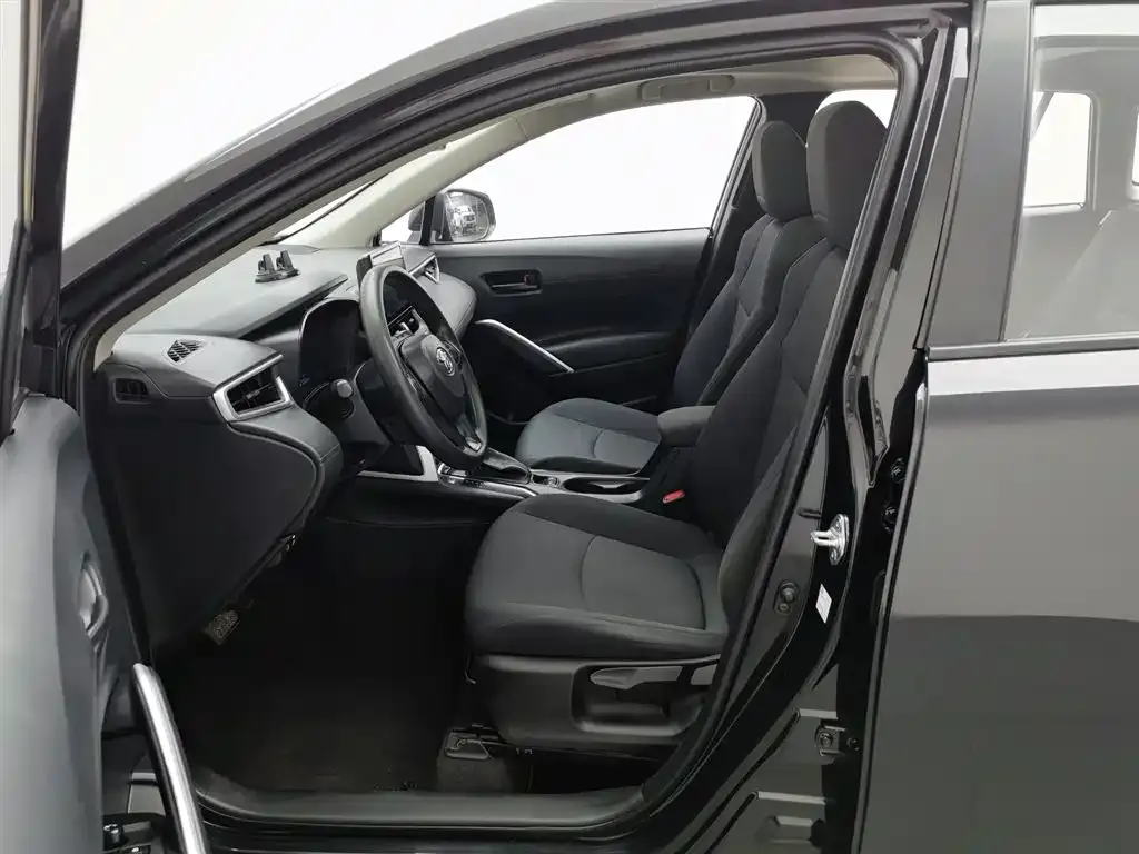 Toyota Corolla Cross 2023 из CN, фото 10