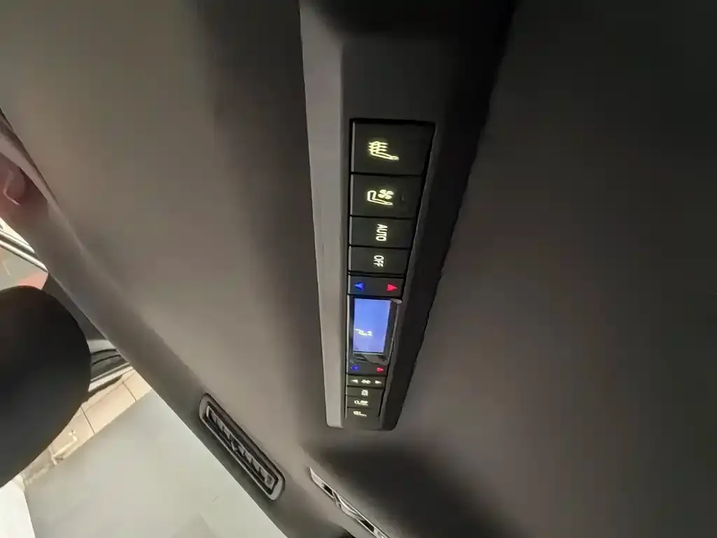 Toyota Sienna 2023 из CN, фото 7